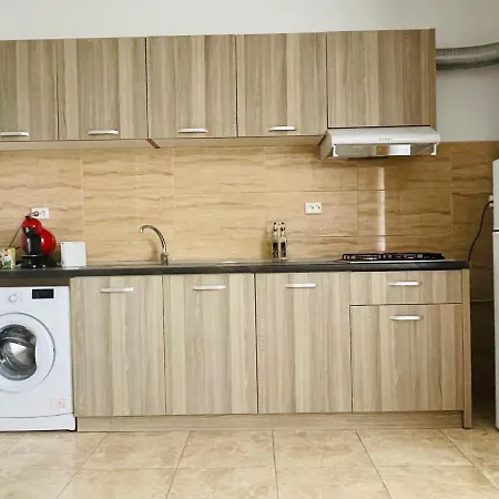 Summerland One Apartament *